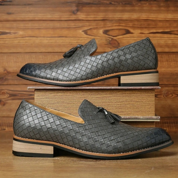 Men's Leather Loafers NWOT - Picture 2 of 13